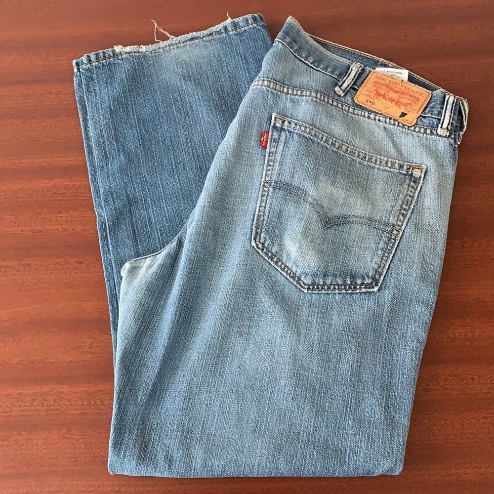 Vintage men’s 559 Levi’s mom jeans